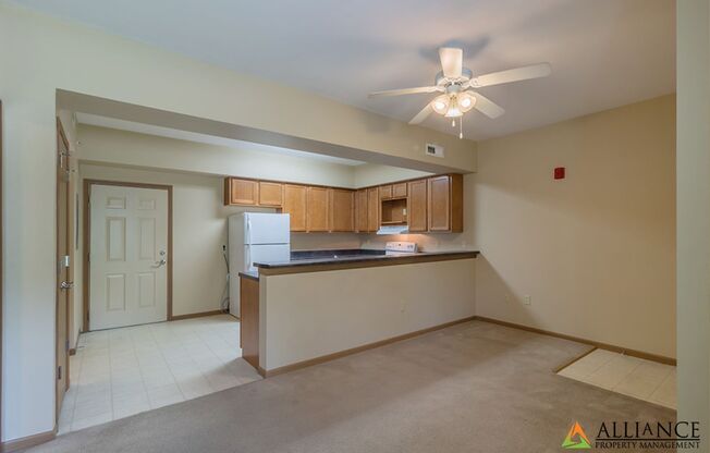 1 bed, 1 bath, 613 sqft, $820, Unit 102