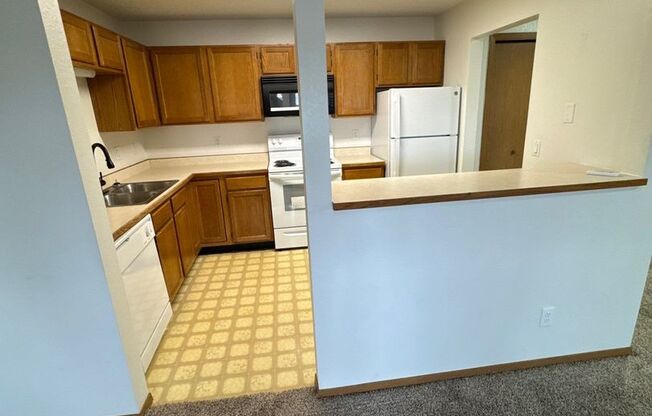 1 bed, 1 bath, 698 sqft, $900, Unit 314
