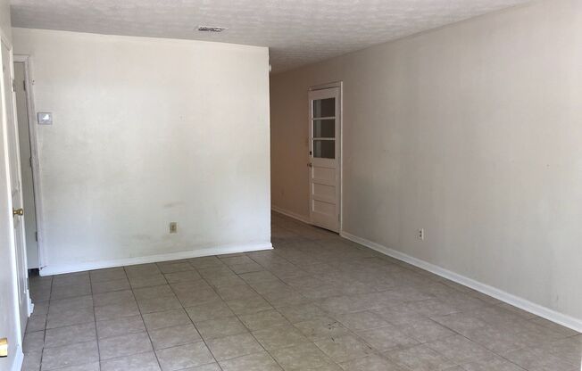 3 beds, 1 bath, $1,250