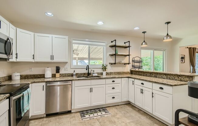 Spacious 3 Bedroom w/ Dedicated Office