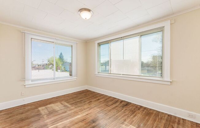 3 beds, 1 bath, 1,384 sqft, $1,195, Unit 1908 Cleveland Ave