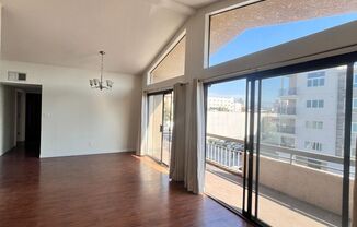 2 beds, 2 baths, $2,900, Unit 301