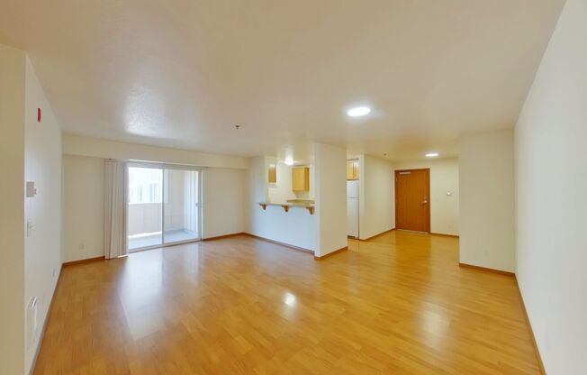 2 beds, 1 bath, $1,595, Unit 207