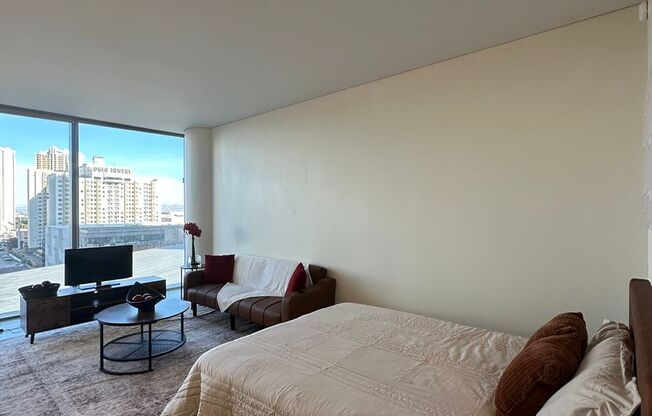 Furnished High-Rise on The Strip