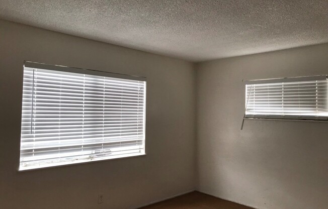 2 beds, 1 bath, $4,000, Unit A