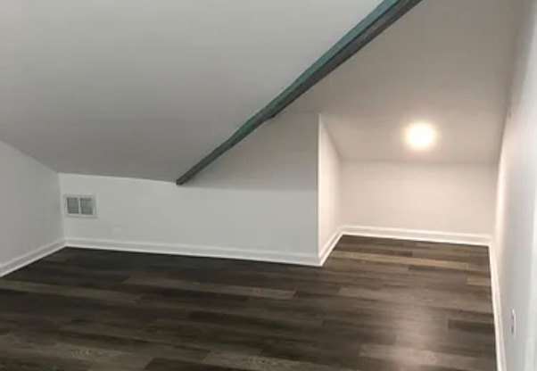 5849 W MIDWAY PARK AVE