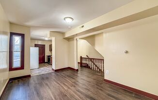 3 beds, 1 bath, $1,950, Unit 2L