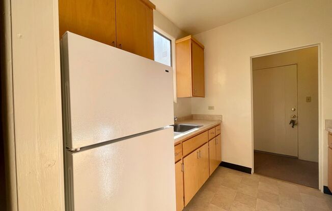 1 bed, 1 bath, 737 sqft, $1,695, Unit 20