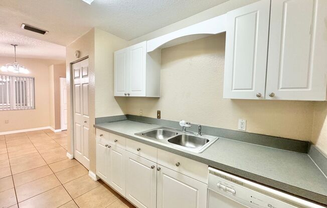 1 bed, 1 bath, $1,150, Unit 281