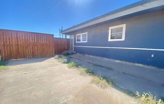 2 beds, 1.5 baths, $995