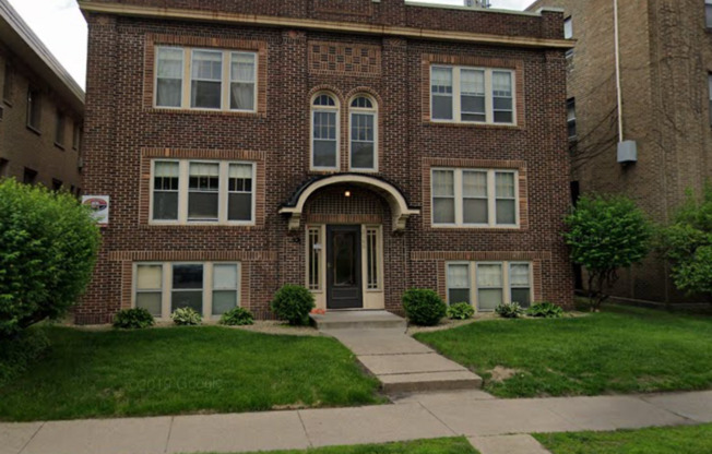 2166 Grand Ave