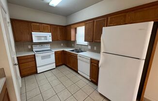 3 beds, 2 baths, $1,595