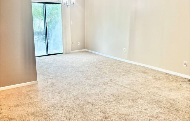 1 Bedroom, 1 Bathroom Condo located in the desirable Avon Village