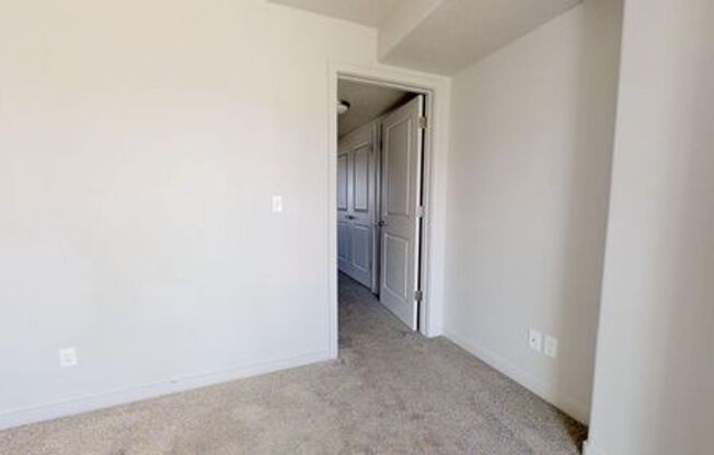 2 beds, 1 bath, $1,250