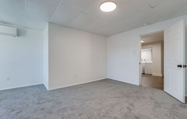 2 beds, 1 bath, $1,299, Unit Apt 1