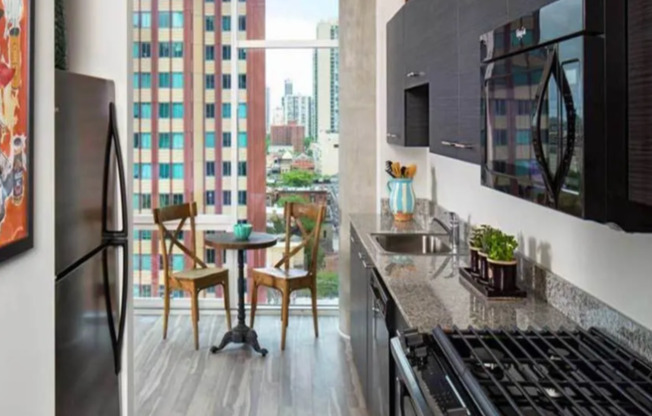 110 W SUPERIOR ST