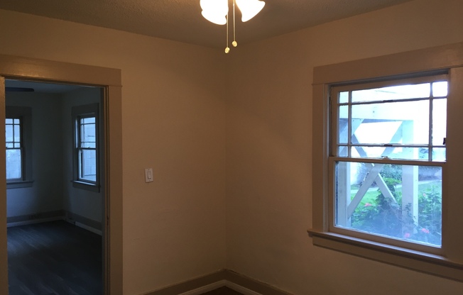 2 beds, 1 bath, 700 sqft, $2,195, Unit 3956