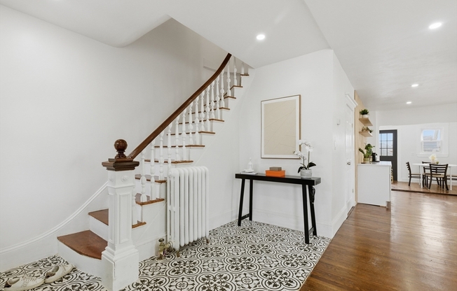 9 ROBBINS ST