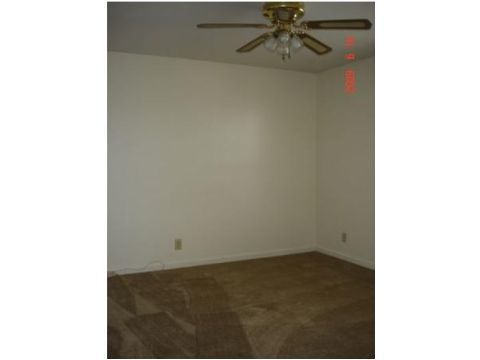 3 Bedroom 2 Full Bath Home For Rent near Post!