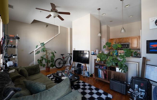 125 W. Saratoga St