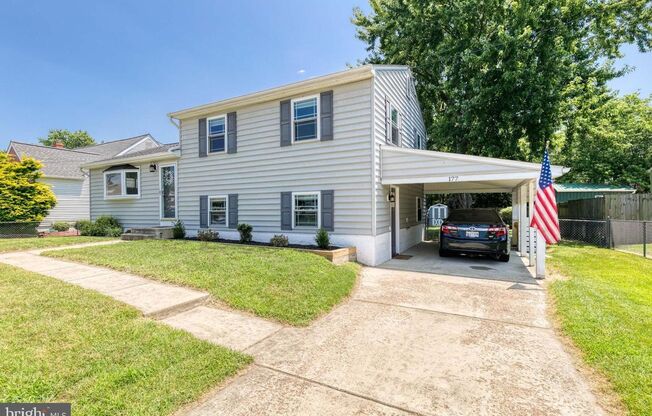 Welcome to 177 Roland Road, a 3bd 2bth home in the lovely Riviera Beach community of Pasadena.
