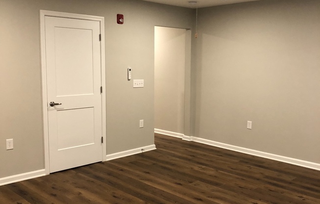 Studio, 1 bath, 500 sqft, $800, Unit E 104