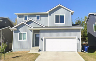 FREE RENT SPECIAL! 3 bedroom 3 bathroom Single-Family Home in Urbandale, IA