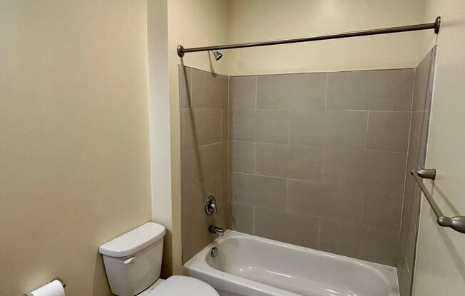 Studio, 1 bath, 596 sqft, $1,450, Unit 413 Unit 102