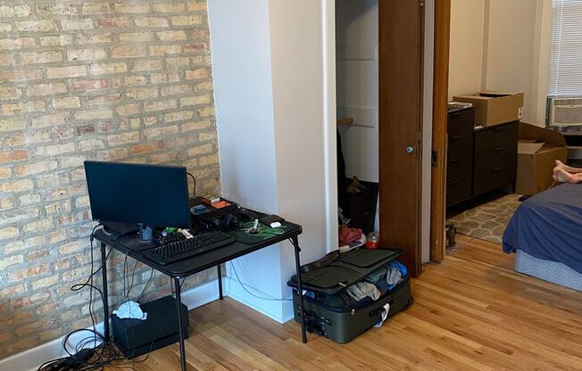 1 bed, 1 bath, $1,400, Unit 3251 - Unit 3A