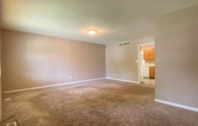 2 beds, 1.5 baths, $1,095