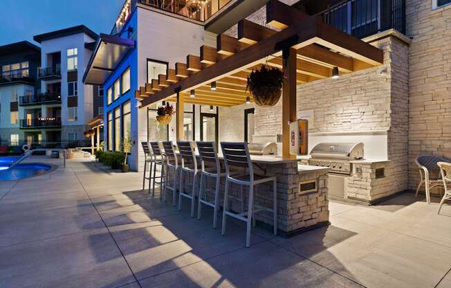 The Donovan Apartments in Lee's Summit, Missouri Exterior and BBQ Area