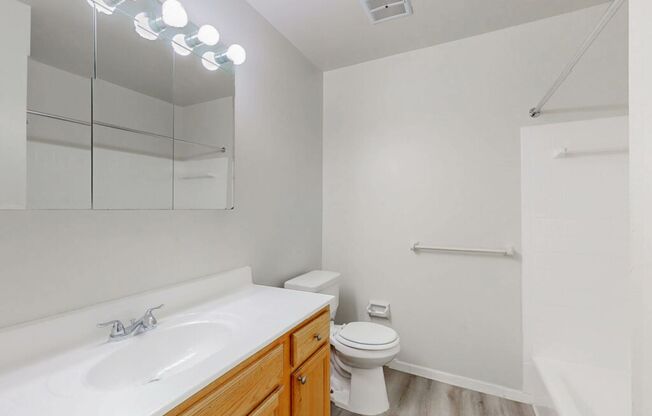 2 beds, 1 bath, 857 sqft, $1,770, Unit 8116-303