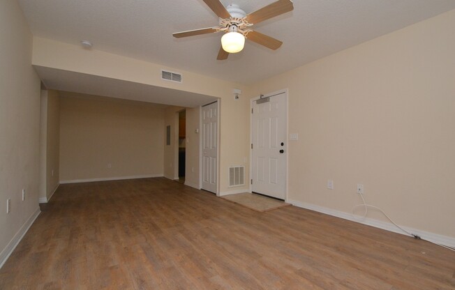 Lovely Winter Springs Condo ~ Vinyl Plank Flooring and Large Screened Patio!