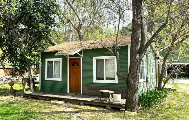 Guest House in Ojai! Country Living!