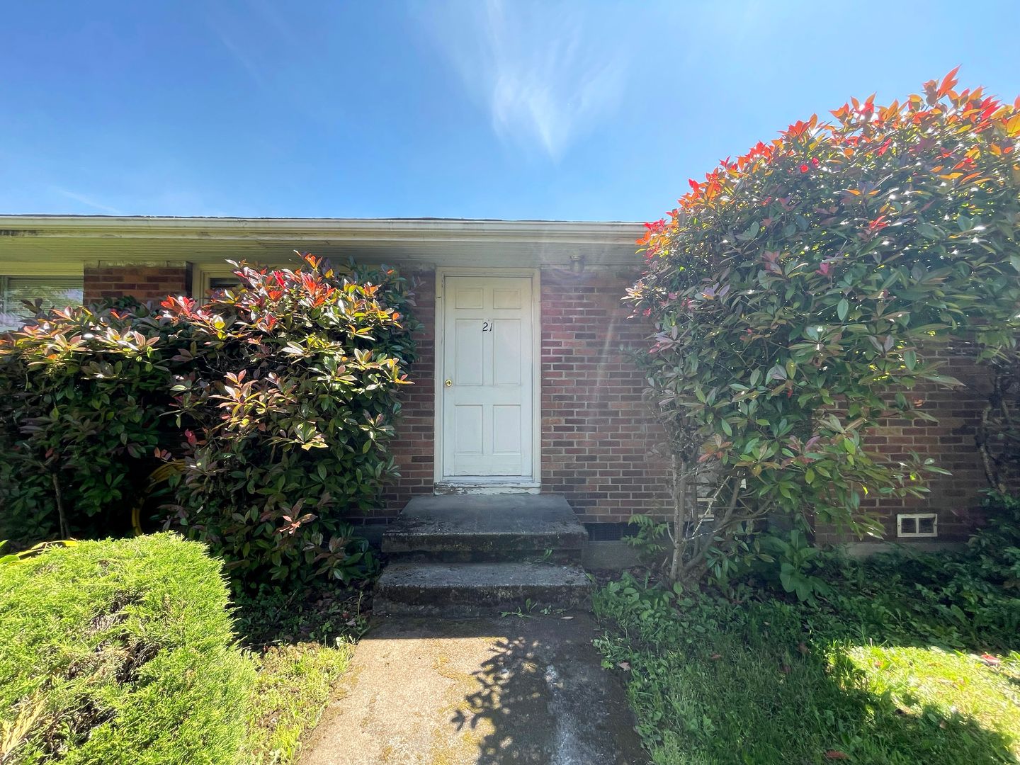 Charming 1 bedroom available in Woodlawn Terrace
