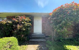 Charming 1 bedroom available in Woodlawn Terrace