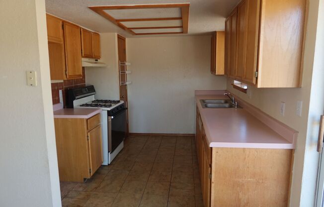 3 beds, 2 baths, $1,595