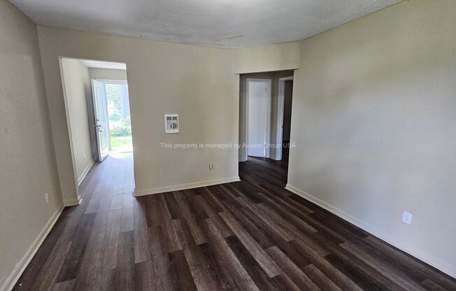 2 beds, 1 bath, 693 sqft, $895, Unit Unit 2