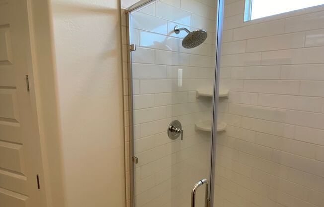 5 beds, 3 baths, $2,745
