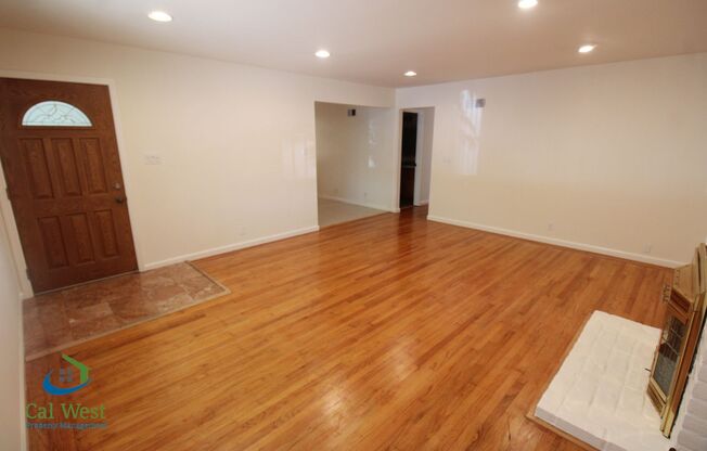 $3,895 - 3/2 Bath in the Moreland School District. Hardwood Floors throughout.