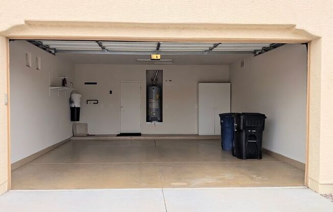 AVAILABLE NOW IN GREAT CHANDLER LOCATION!!!