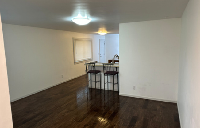 7017 74 1/2 AVE N