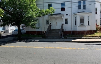 135 CHESTNUT ST