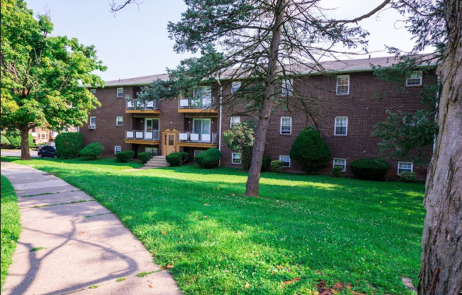 1 bed, 1 bath, 650 sqft, $1,350, Unit 2457-10