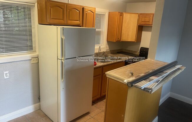 Move-In Ready E. Oakland 2BRs/1BA