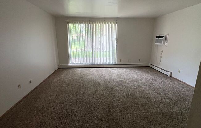 1 bed, 1 bath, 651 sqft, $1,099, Unit 7710 - 1