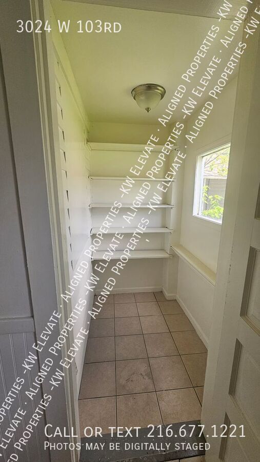 3024 W 103 ST