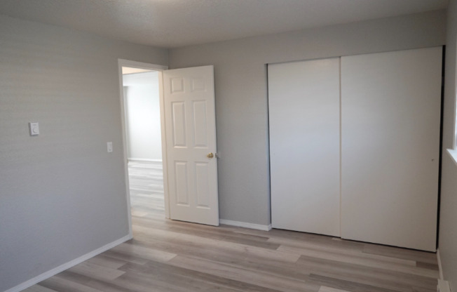 11025 16 AVE SW