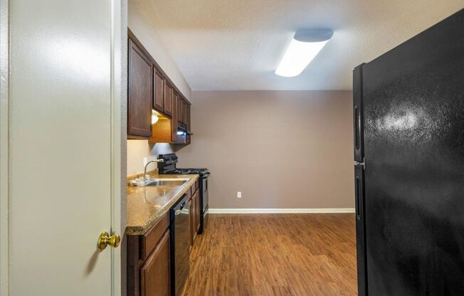 2 beds, 1.5 baths, 825 sqft, $960, Unit 310