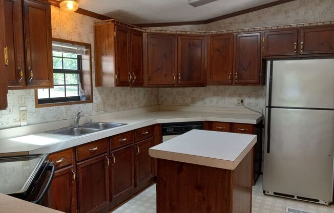 FOR RENT: Beautiful 3 Bed / 2 Bath Spacious Mobile Home